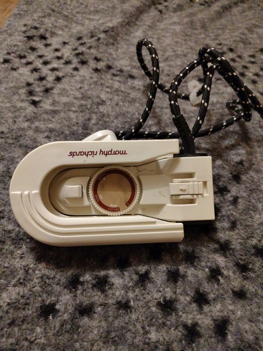 Дорожный утюг Morphy Richards.