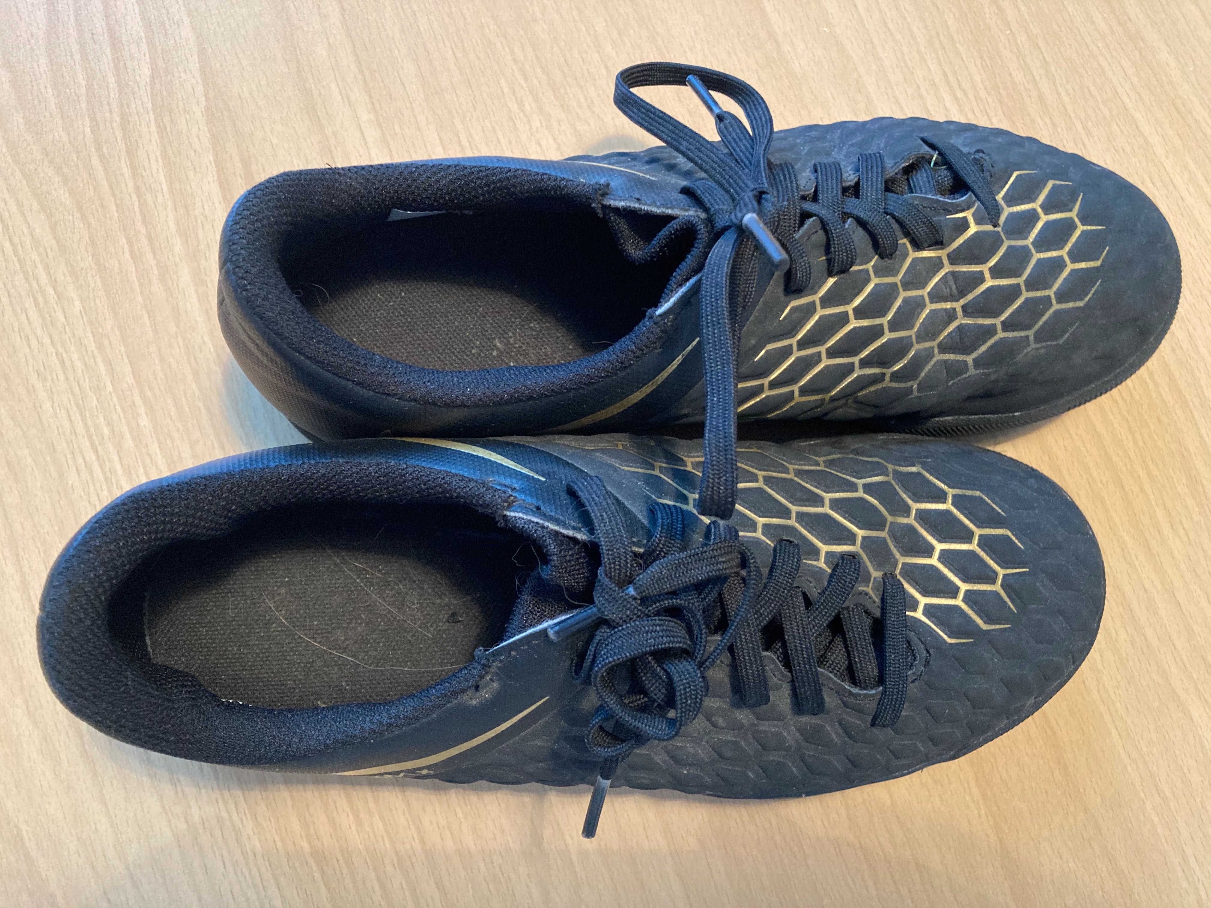 Buty piłkarskie dziecięce, halowe NIKE HYPERVENOM 38,5, długość 24 cm