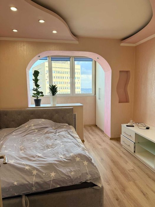 Сдам 3 комн. квартиру ул. Амосова, д.56