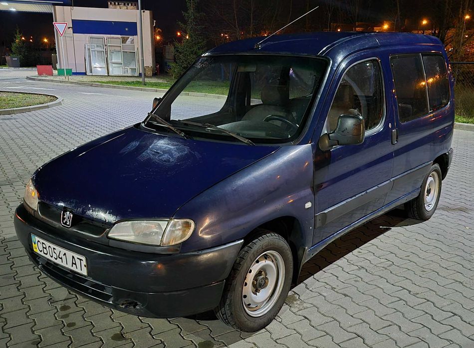 Автомобіль Peugeot Partner  заводський пассажир!