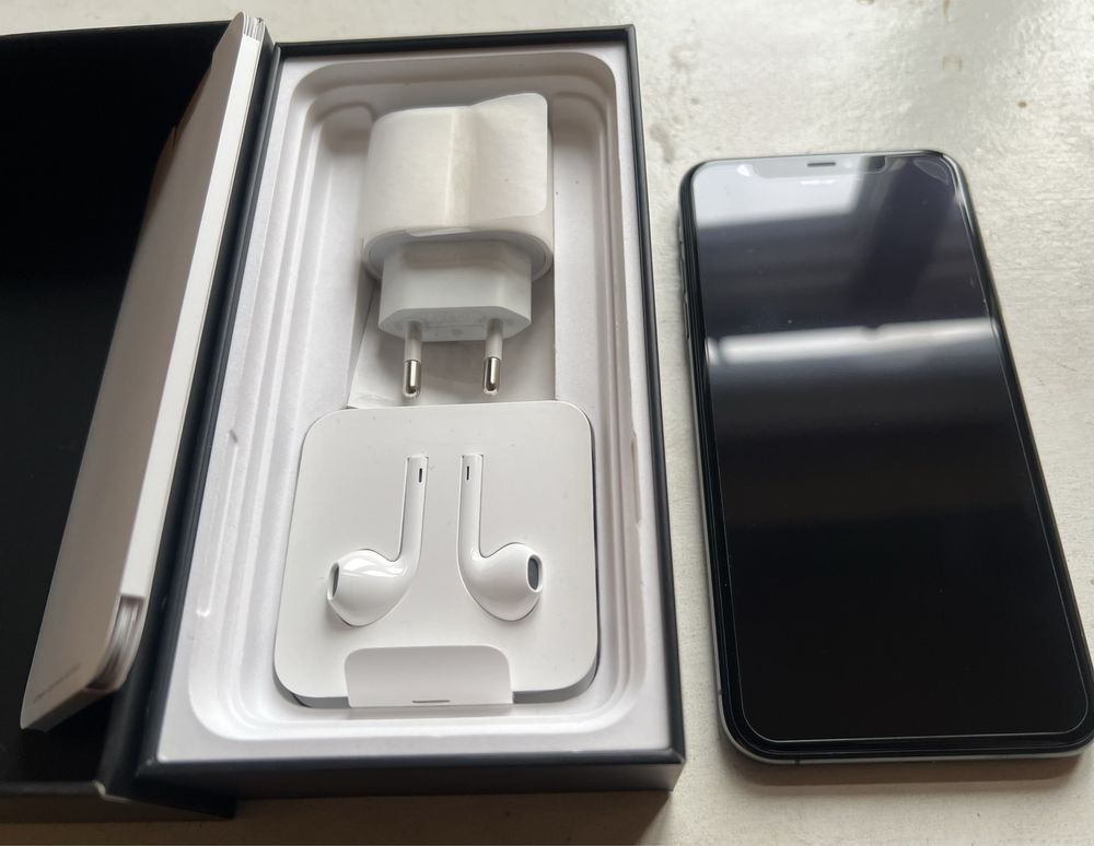 iPhone 11pro max 64Gb space gray