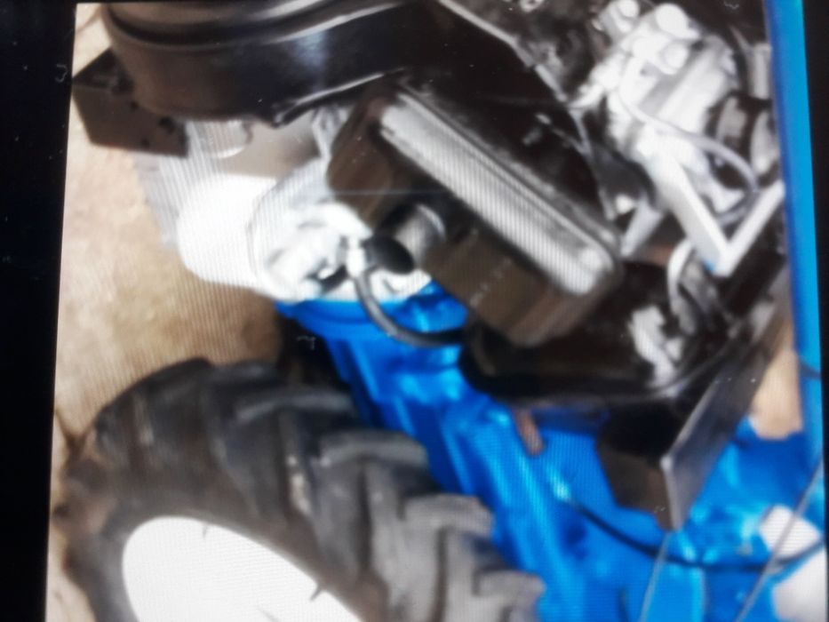 Motogadanheira/ ceifeira a gasoleo,140m de corte