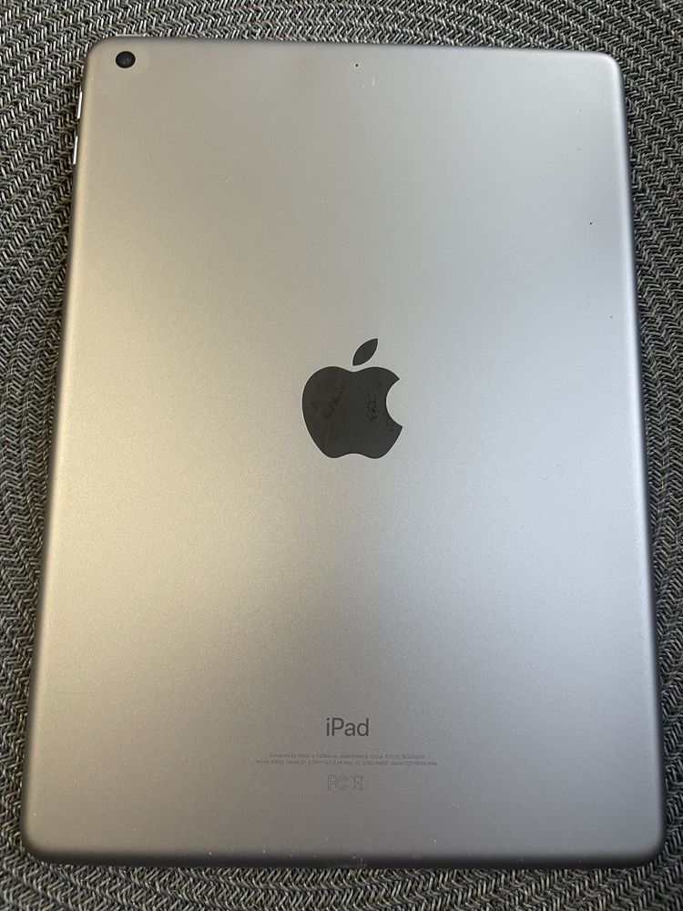Планшет iPad 9.7 6th 2018 Silver 128Gb WiFi