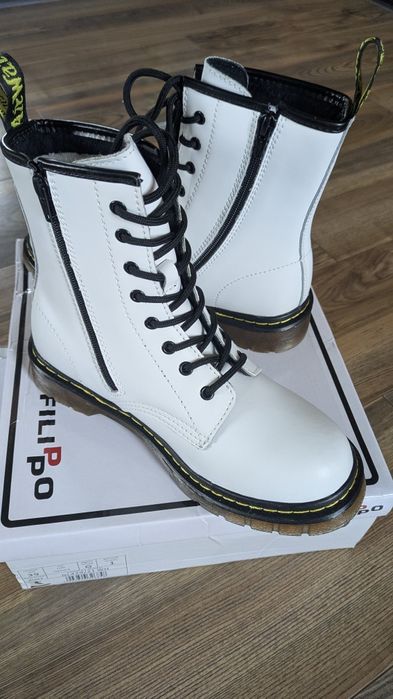 Nowe buty glany, skóra