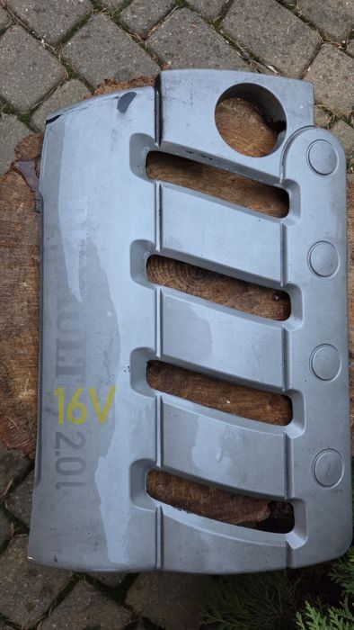 Osłona górna silnika Renault 2.0l benzyna.