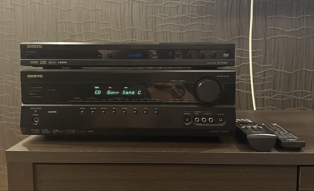 Amplituner + dvd ONKYO