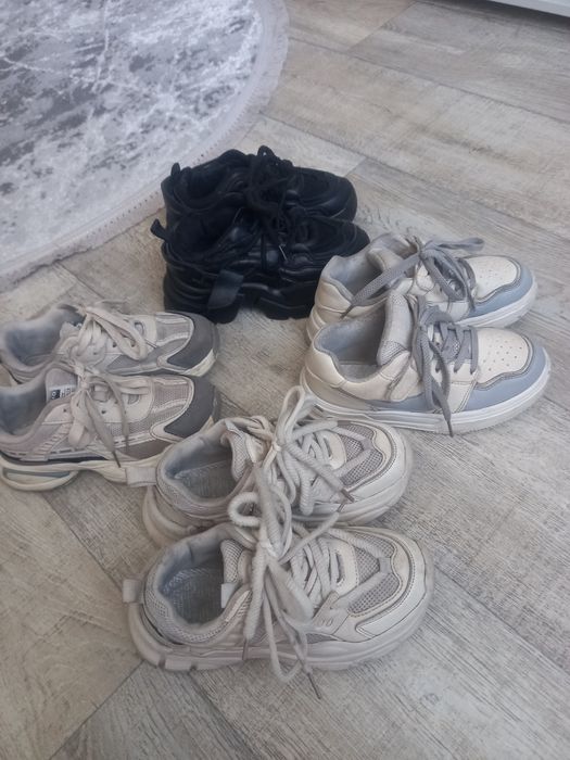 Кросівки на дівчинку