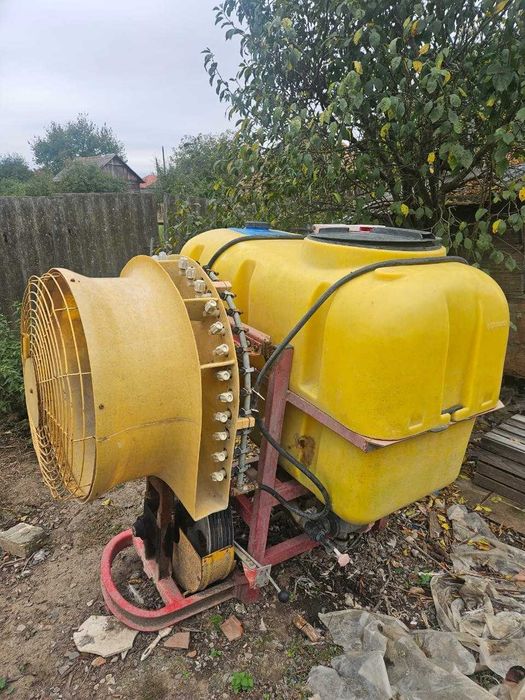 Продам обприскувач 600 л