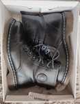 Botins de pele pretos