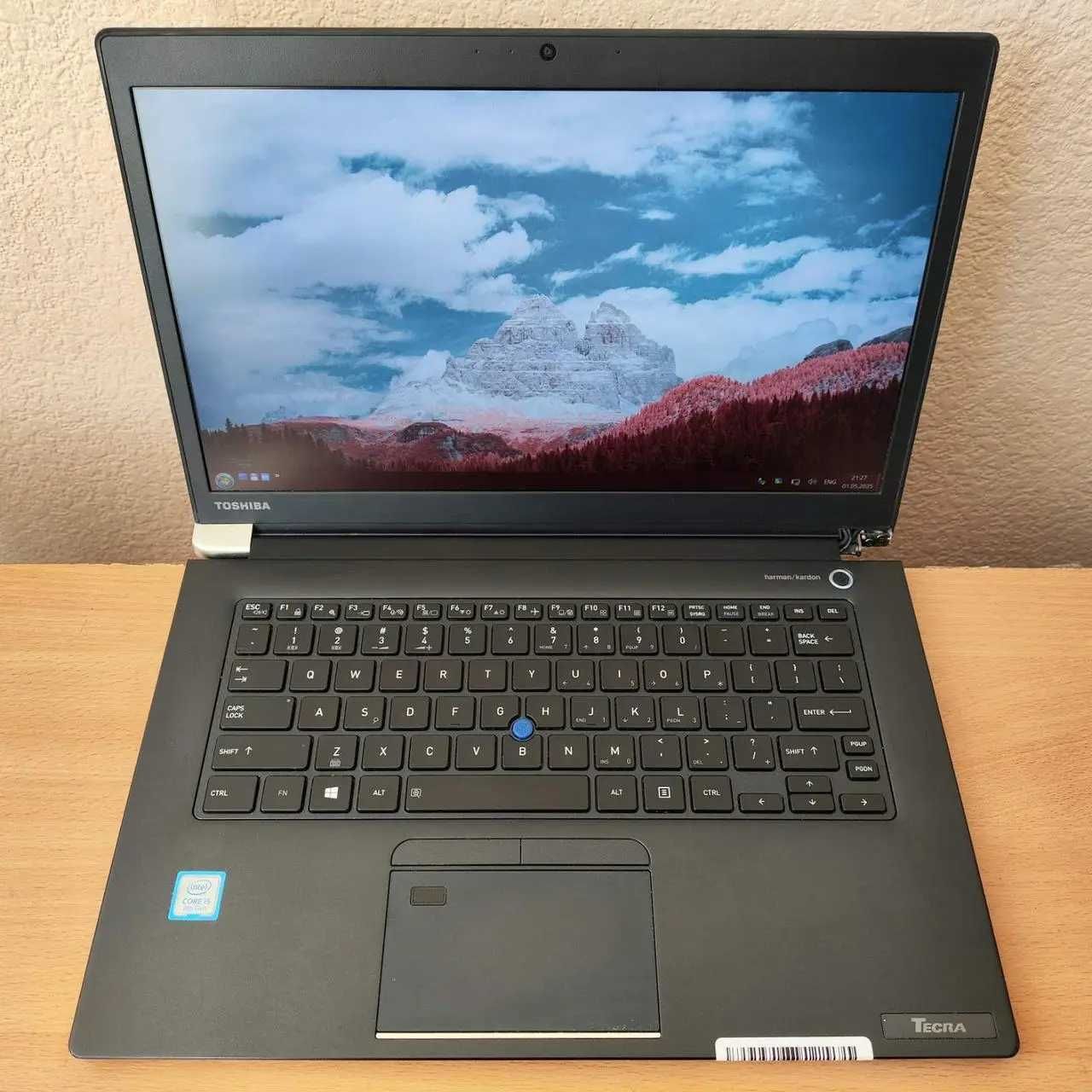 Toshiba TECRA X40-E 14" FHD/IPS i5-8250u/8 Gb DDR4/256 Gb SSD/UHD620