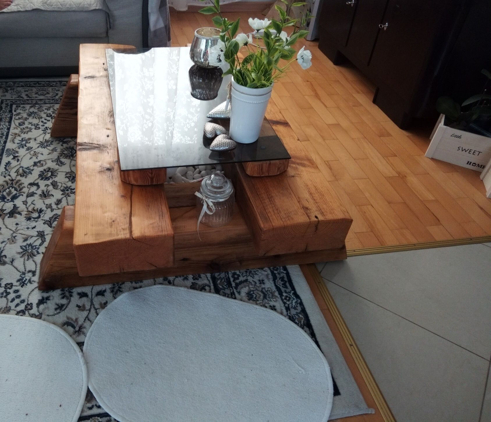Stół do ogrodu lub salonu