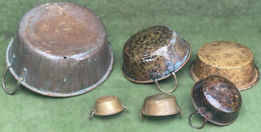 Tachos e alguidares antigos em cobre