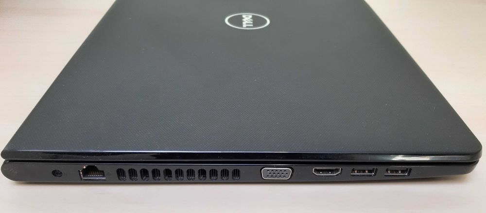 Laptop DELL Vostro 3568 / i7-7500 / 8GB / 1TB / Win10Pro / DVD