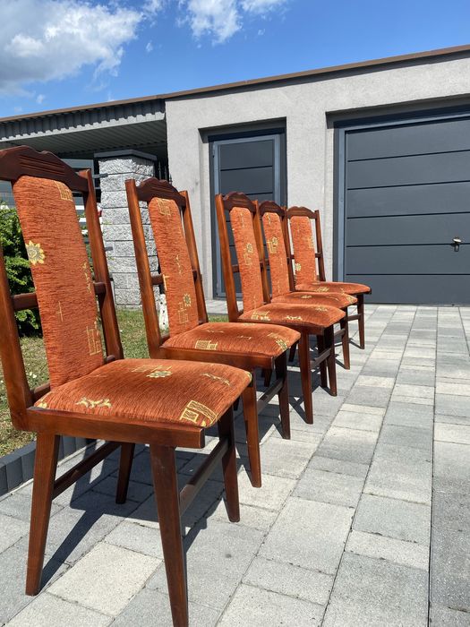 Zestaw stół z krzesłami