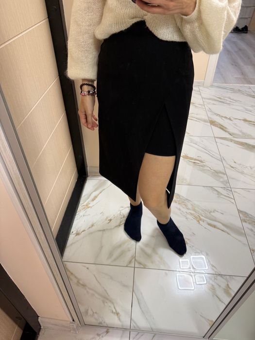 Спідниці Massimo Dutti та H&M