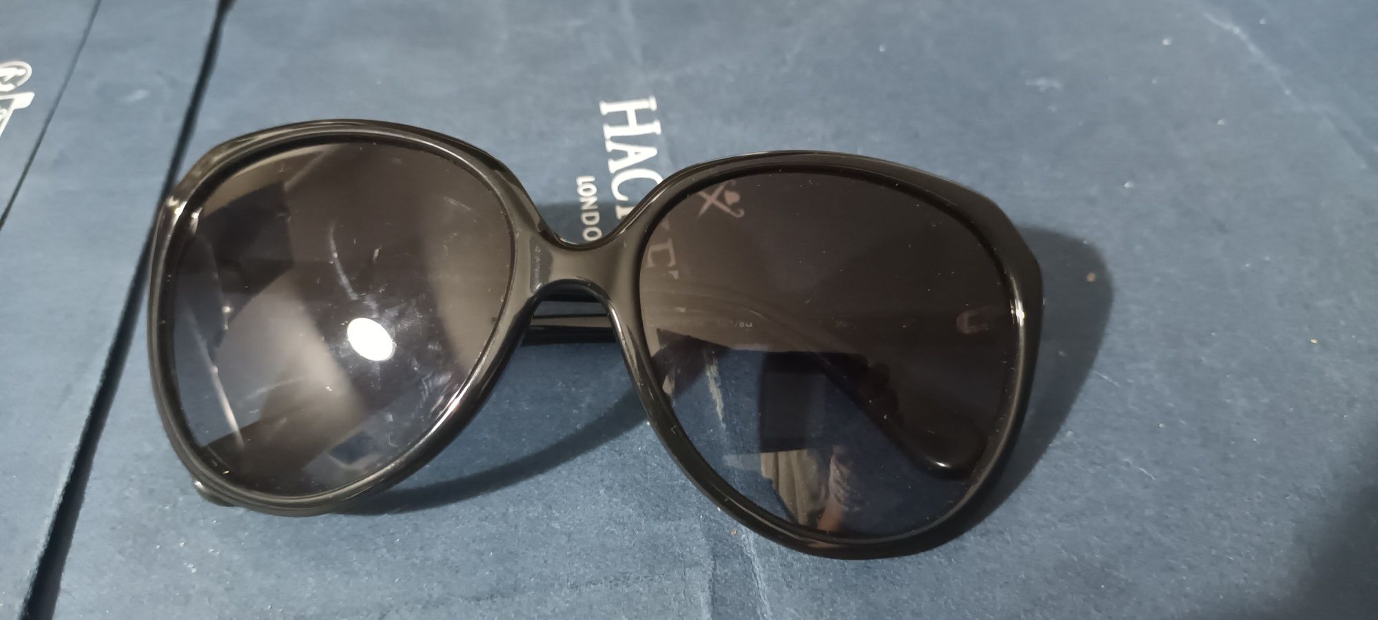 DOLCE & GABBANA - DG 8086
Quadrado
FRAME COLOR
Mate Havana Sobre Doura