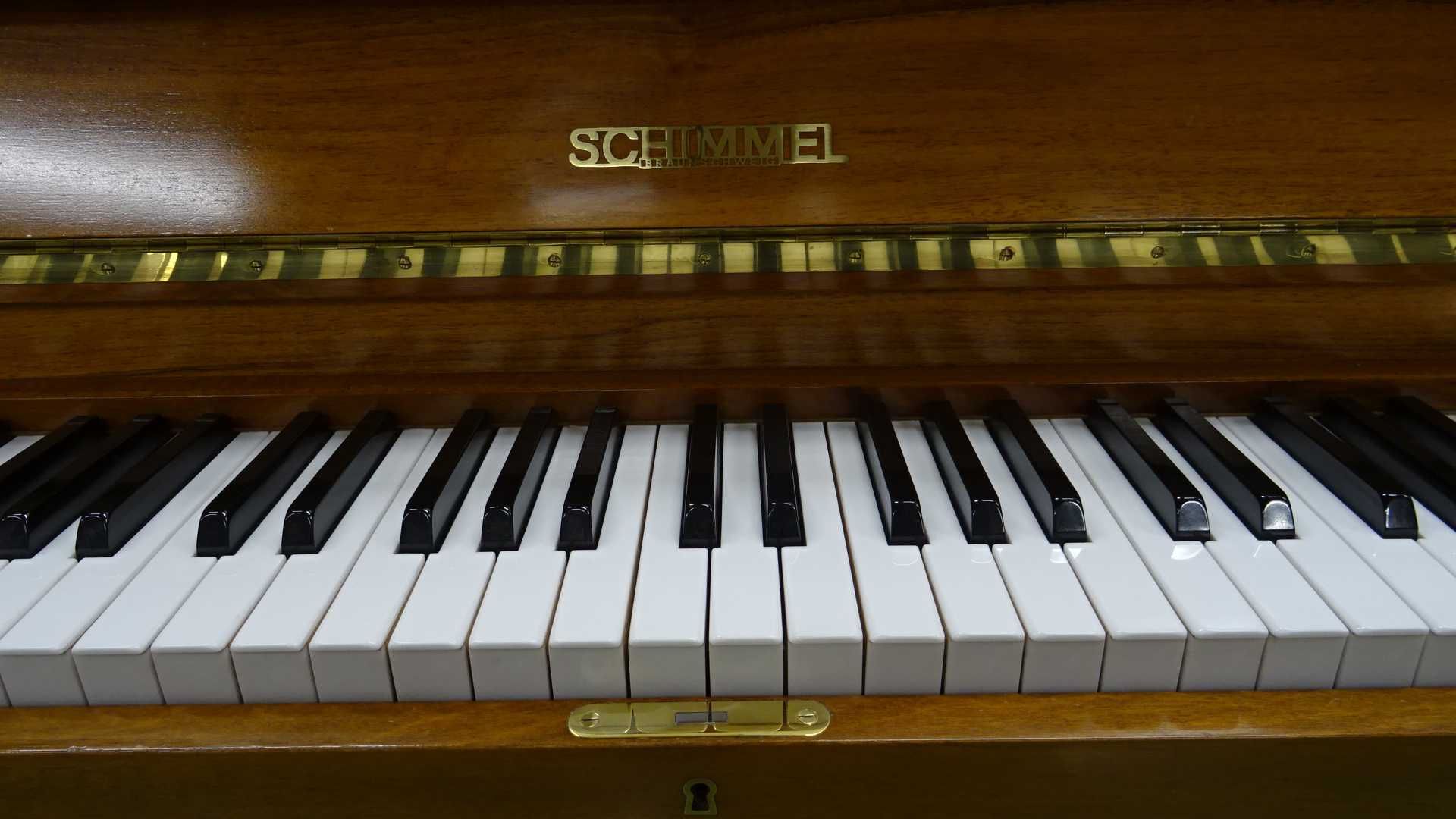 Pianino Schimmel na gwarancji