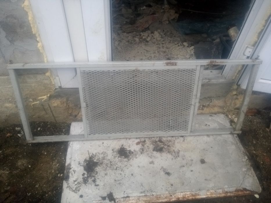 Дверка металическая раздвижная