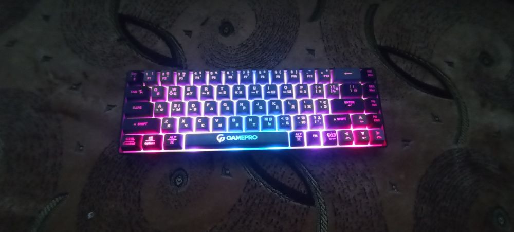 Продам бездротову ігрову  клавіатуру  Gamepro gk935
