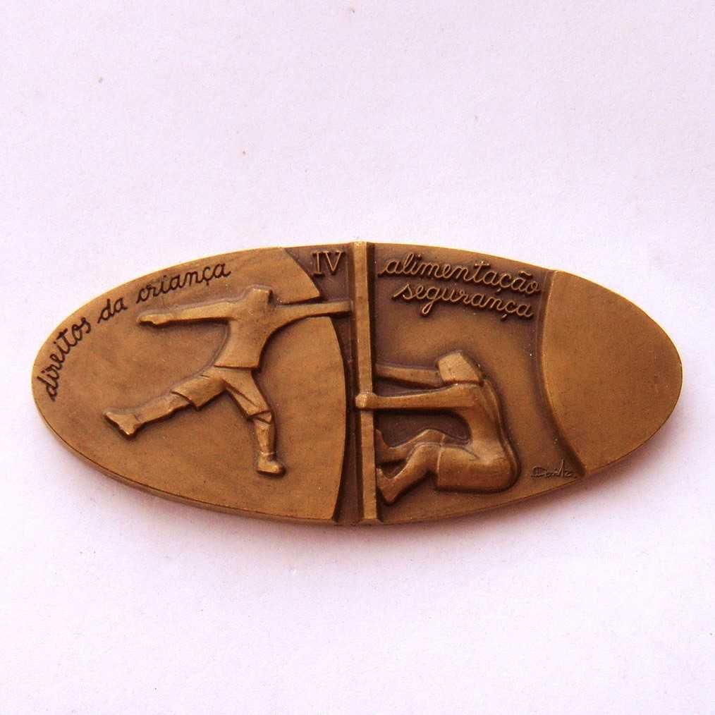 Medalha de Bronze Direitos da Criança Alimentação Segurança por DORITA