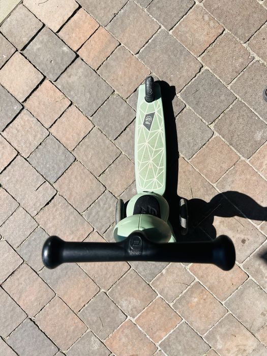 Scoot and Ride -hulajnoga 2w1 z zamykanym schowkiem - Green Lines