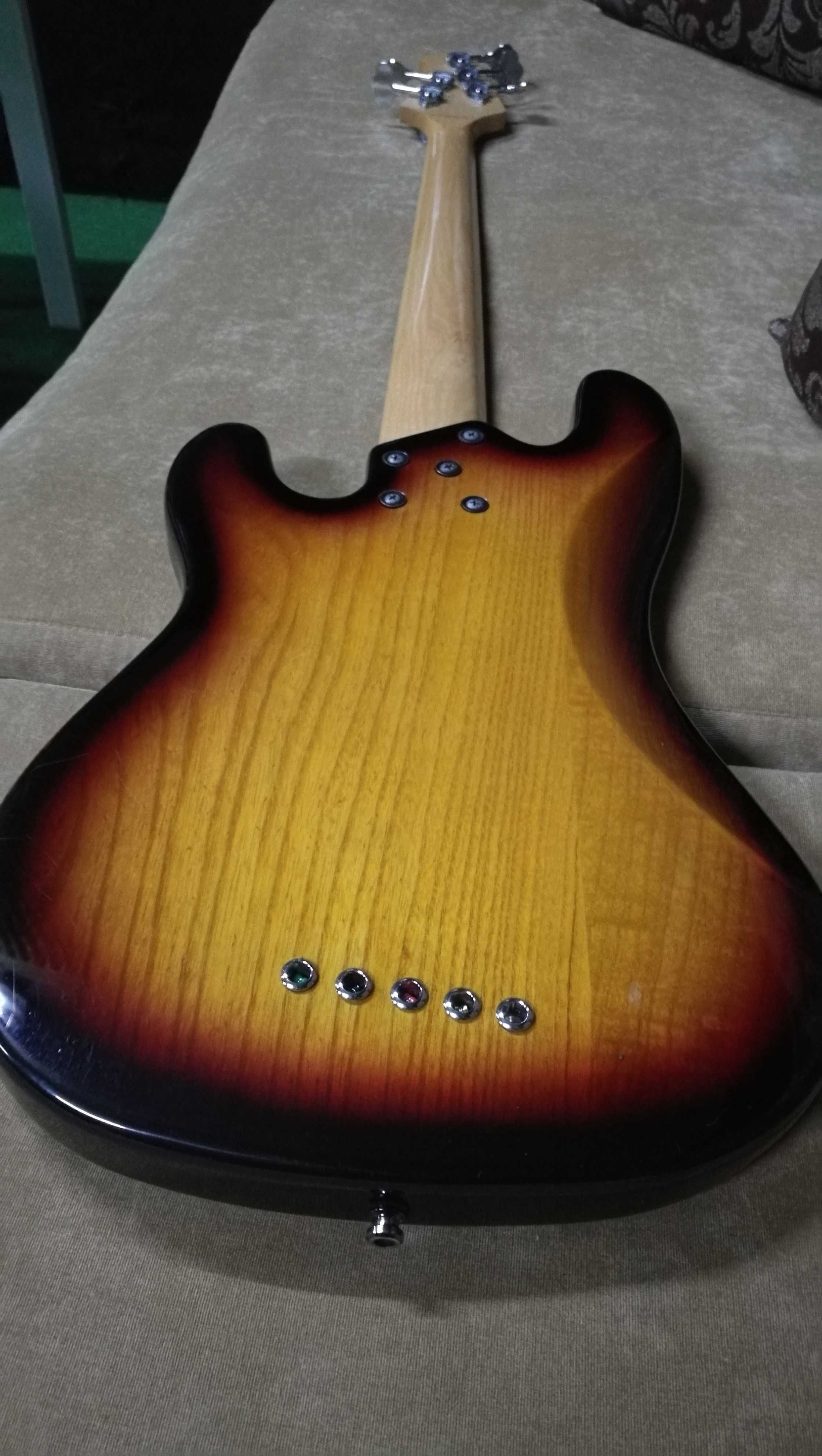 5-струнний бас Lakland Skyline 55-64 modded