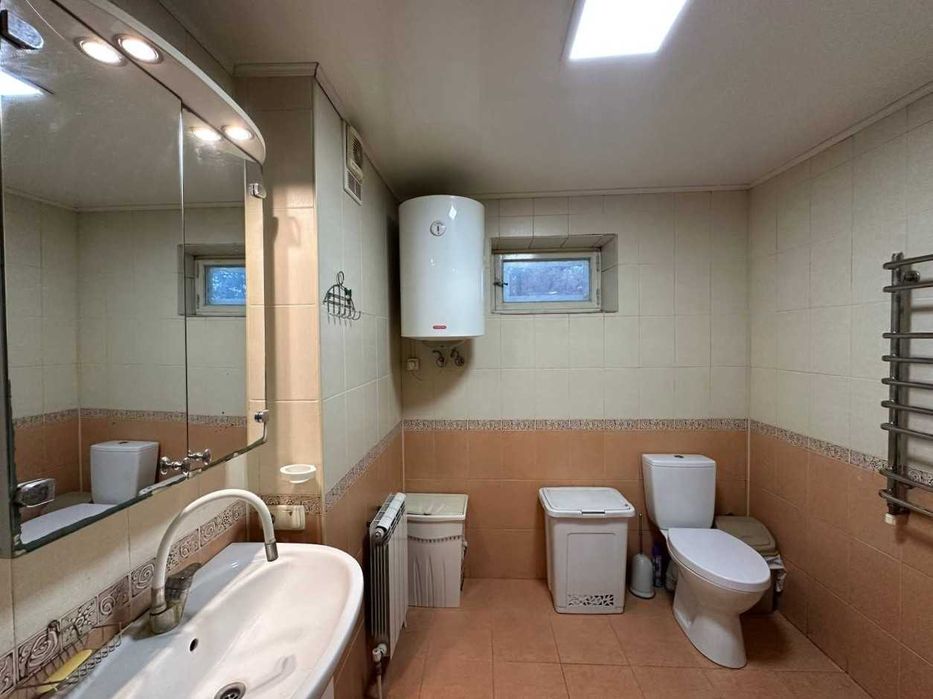 Продаж будинку 191м2 4 кімнати 18 соток