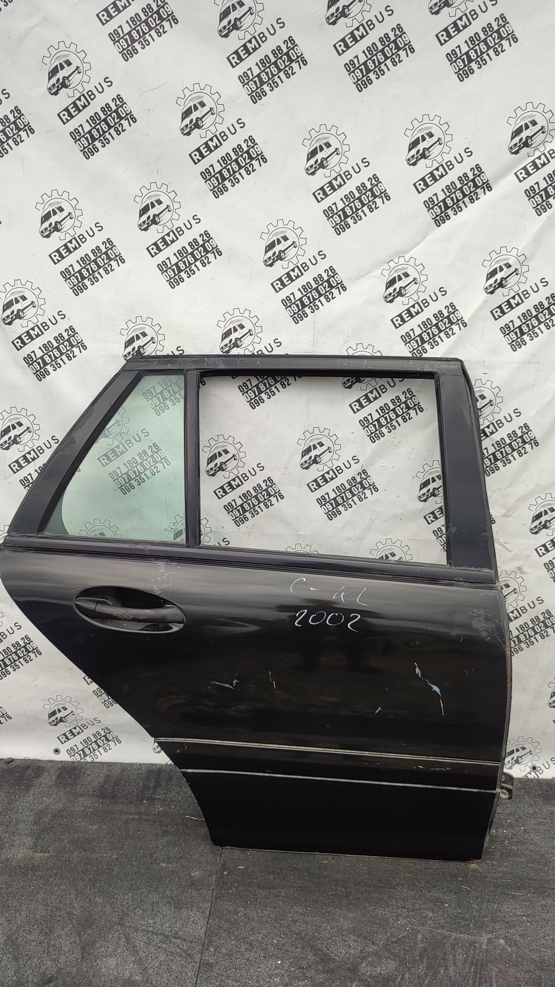 Дверка задня права MB C-class w202 в доброму стані