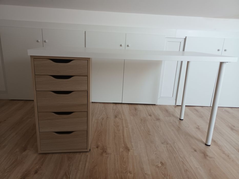 Secretária IKEA como nova