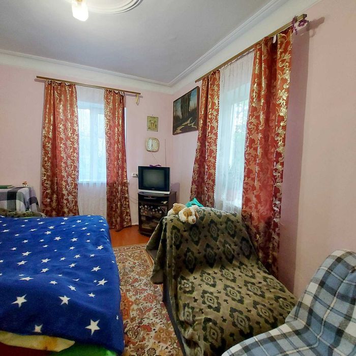 Продається будинок в м. Звягель р-н ринок Урожай