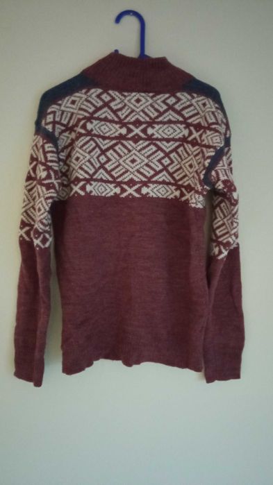 Sweter w gwiazdki z wełną wool rozmiar 134-140 Vikafjell
