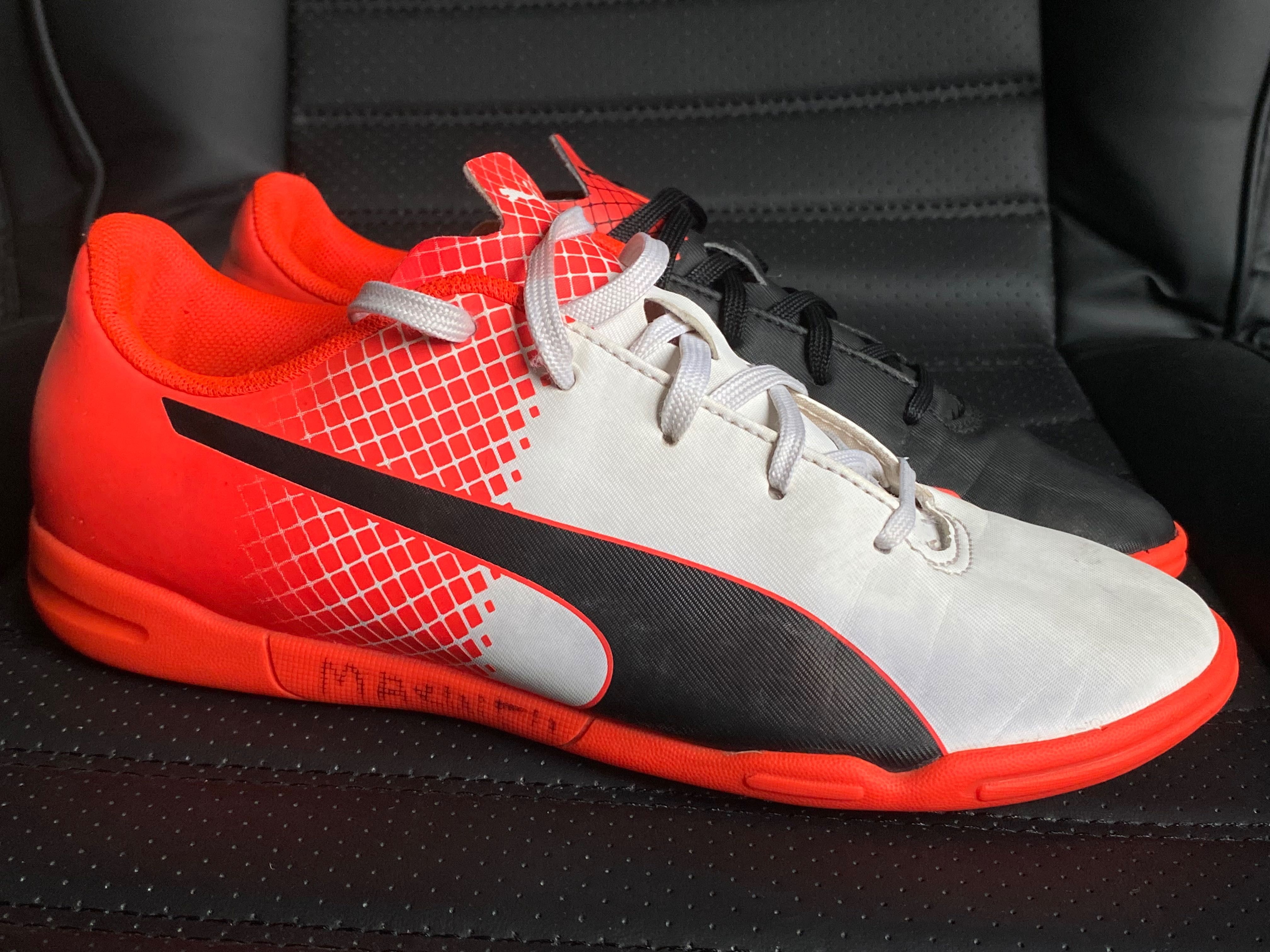 Puma Evospeed 37 (23cm) buty piłkarskie halówki