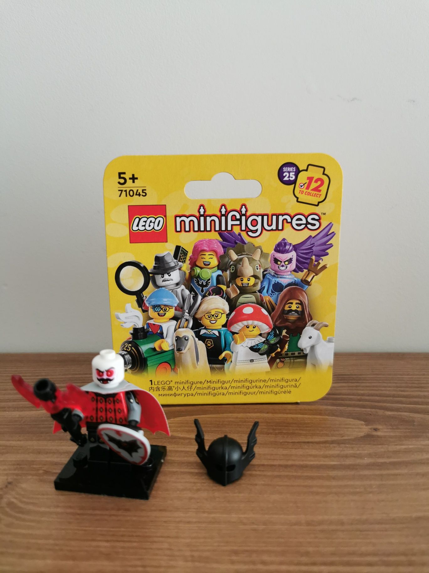 Minifigurka LEGO 71045 seria 25 rycerz wampir