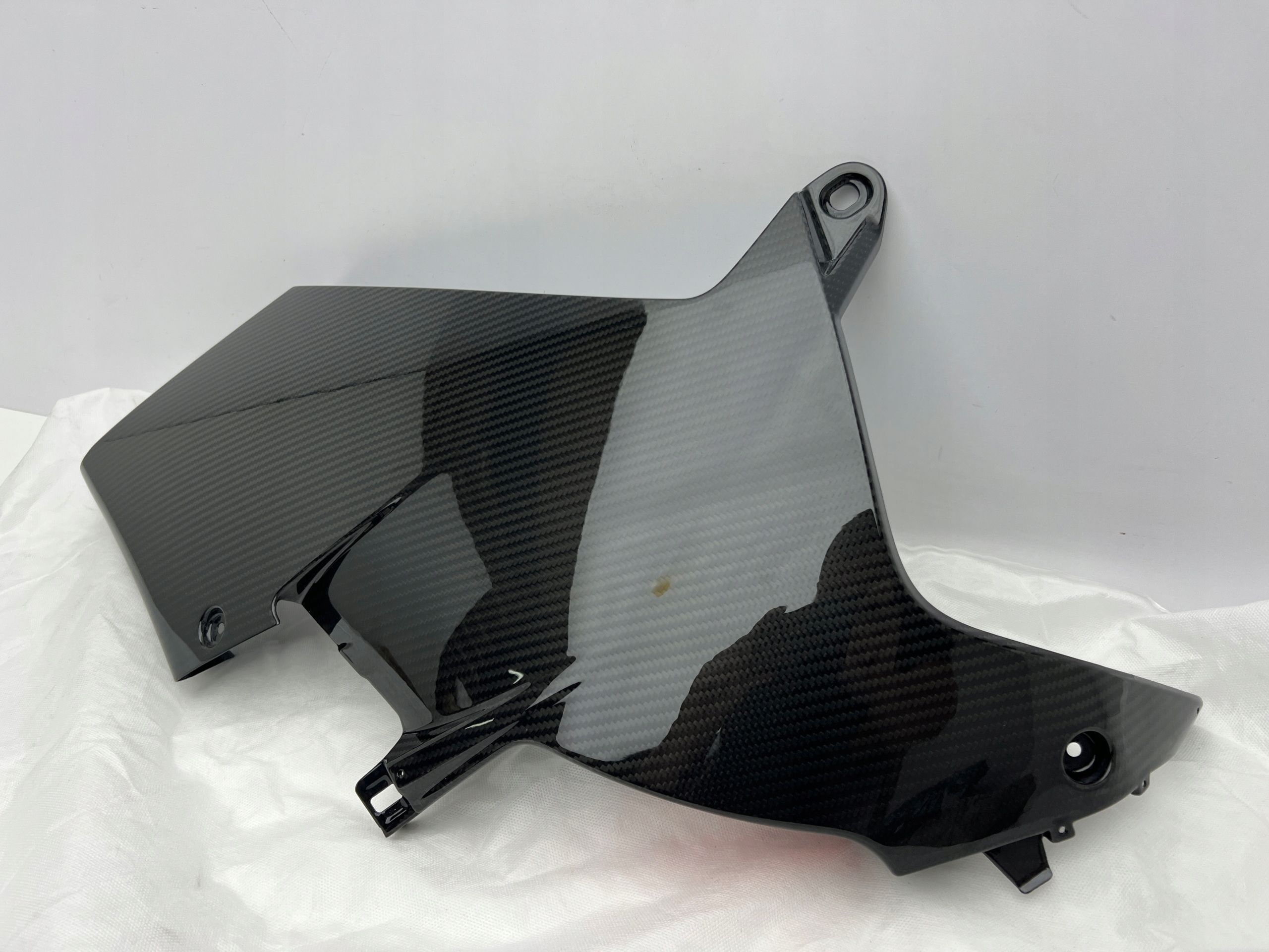 BMW M1000RR M 1000 RR Listwa osłona Silnika Prawa Carbon Nowa