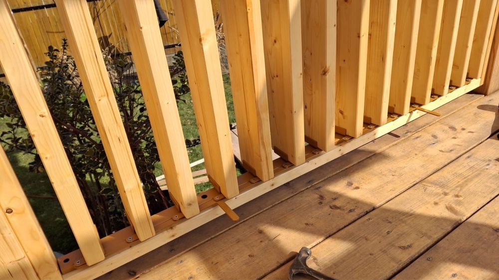 Żaluzje drewniane, stalowy mechanizm, wykonanie pod wymiar.