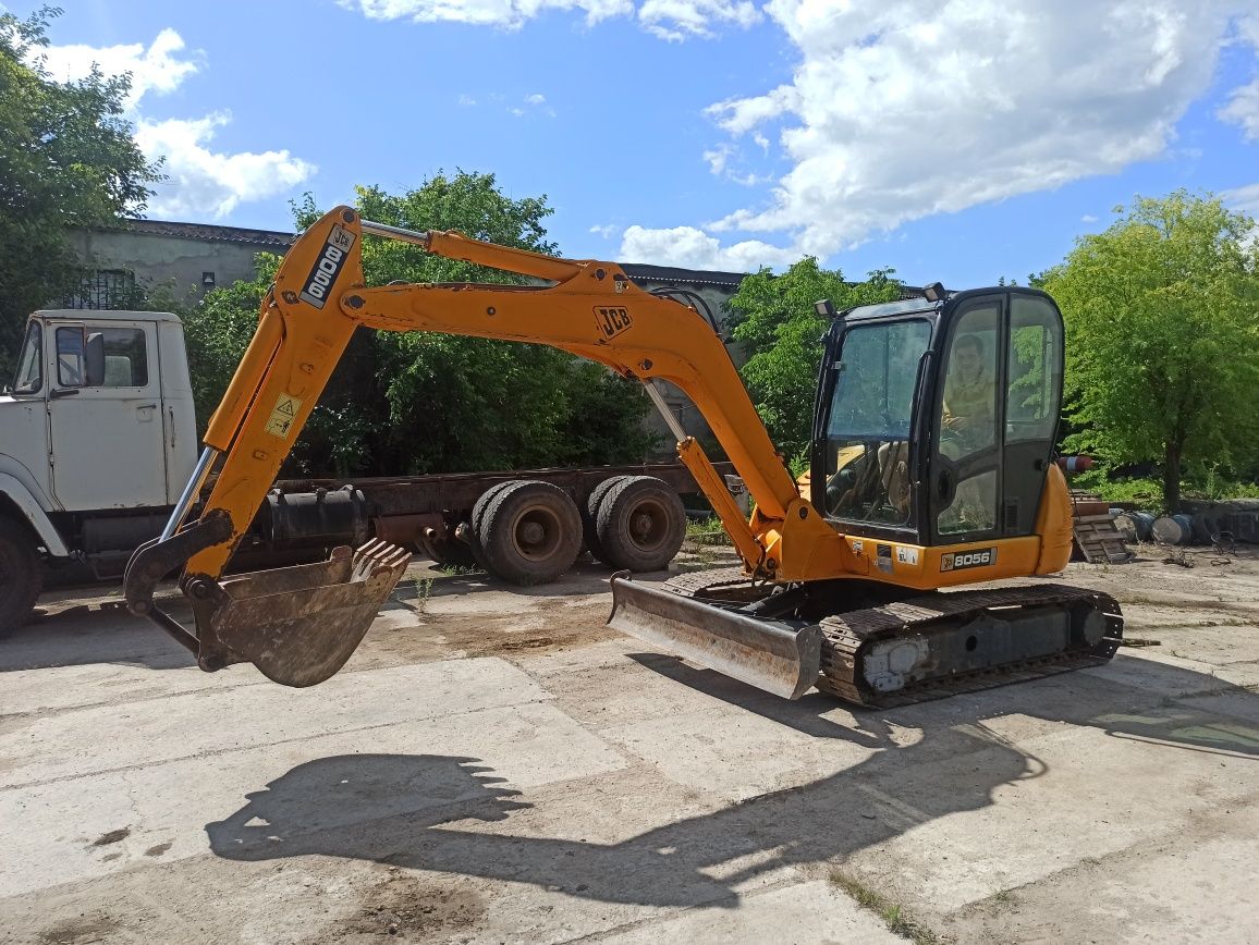 Экскаватор jcb8056