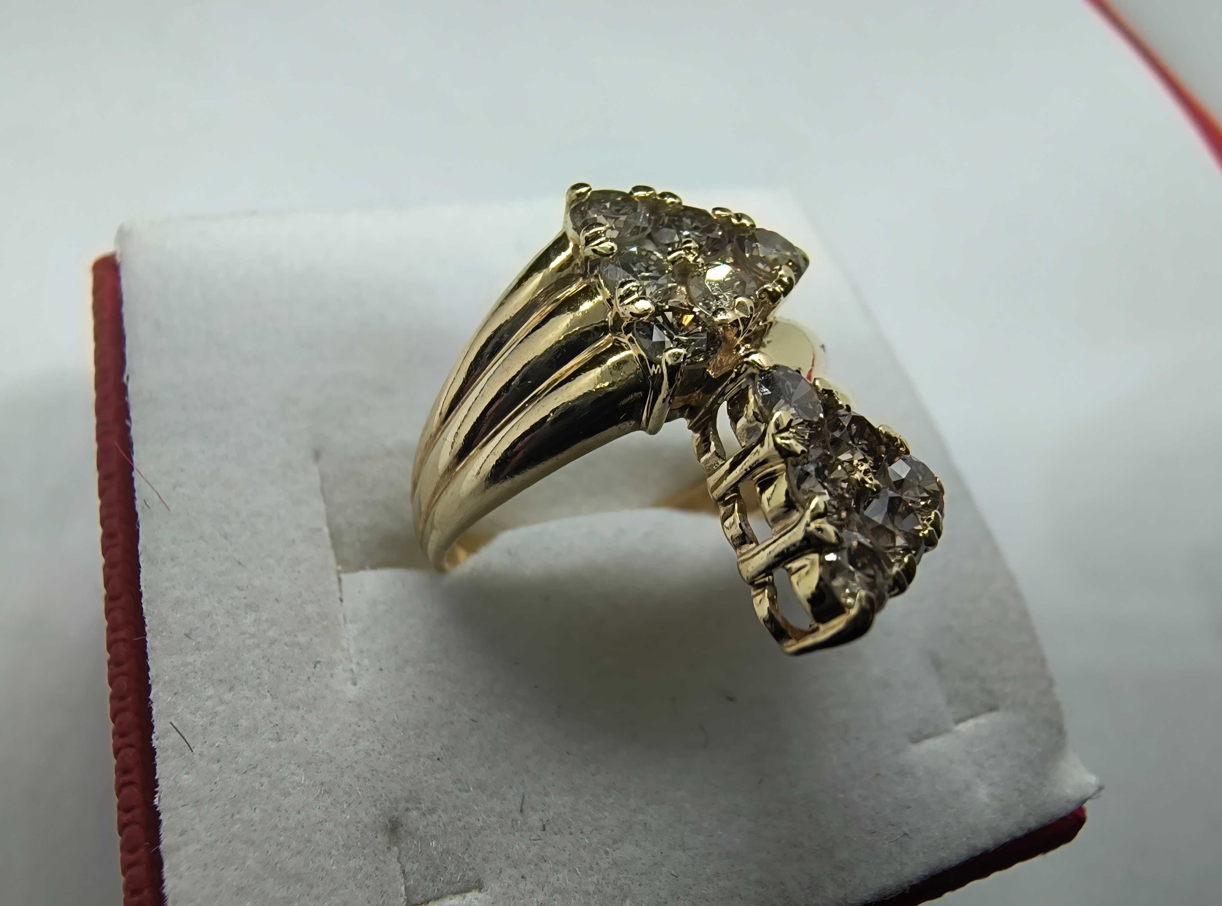 Złoty pierścionek z brylantami 1.1ct Vs1-Si1/J-M, certyfikat 18k