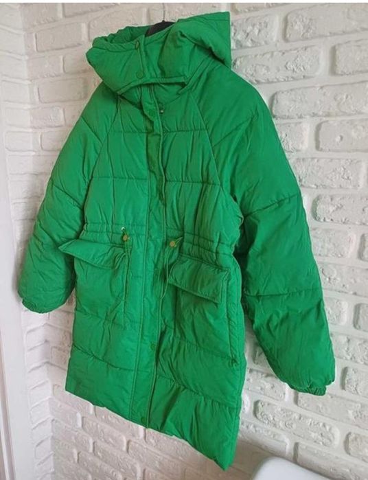 Зимняя куртка , пуховик
