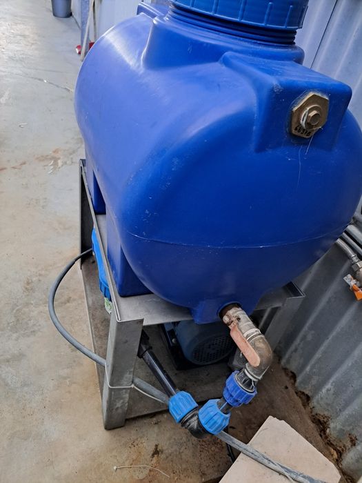 Bomba alta pressão 100 bar com depósito  100L trifásica
