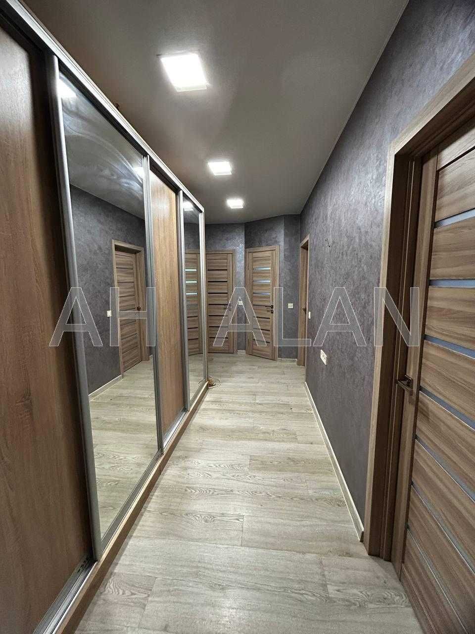 Продаю 2-кімнатну квартиру в  "Finland Yard" Радістов 30