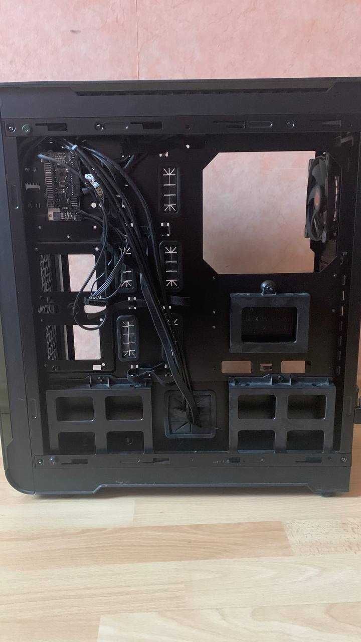 Редкий Корпус Thermaltake View 32  Glass RGB Edition
