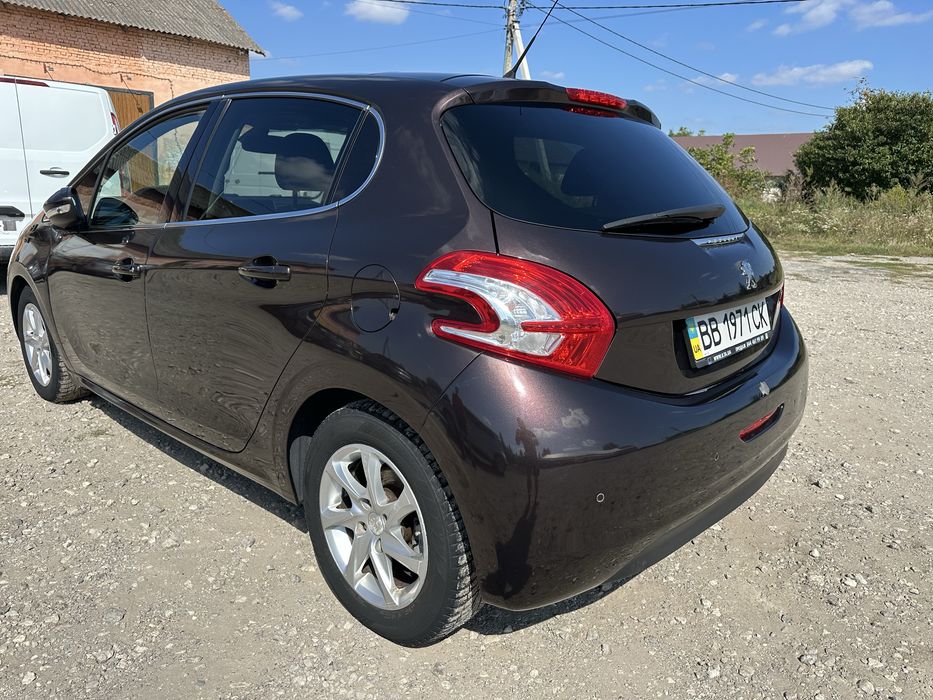Peugeot 208 2013