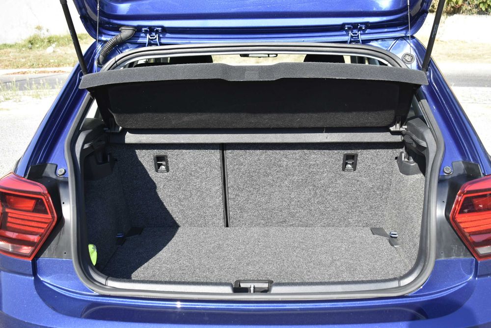 Viatura VW Polo e excelente estado de uso