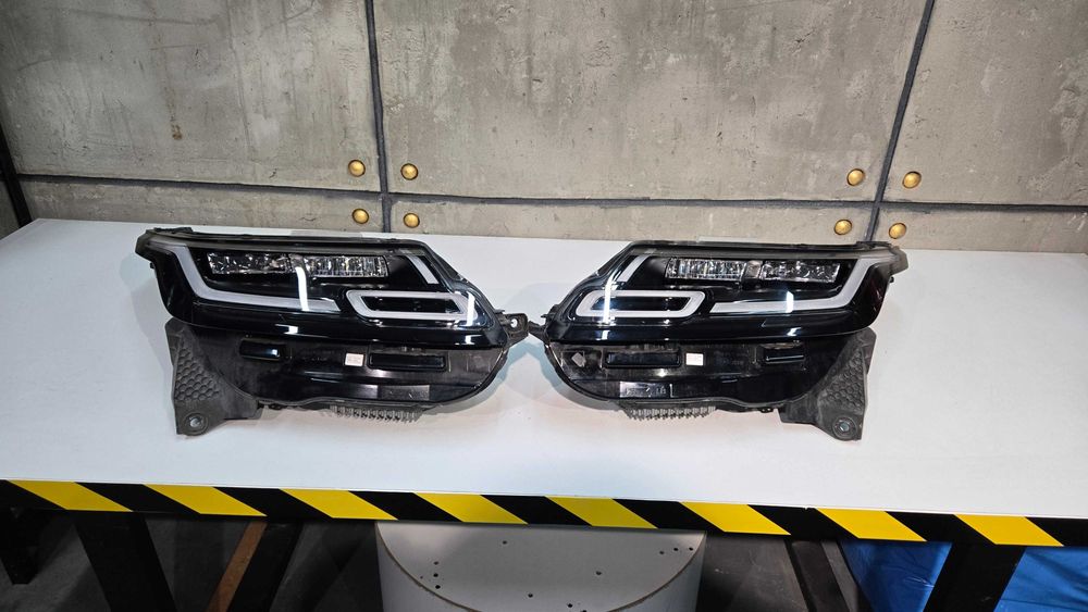Range Rover Velar фари Full LED оригінал Європа