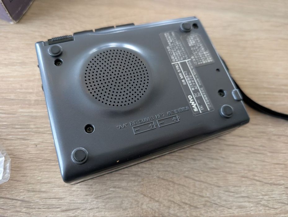 Sanyo MR-57 — легендарный рабочий ретро кассетный плеер