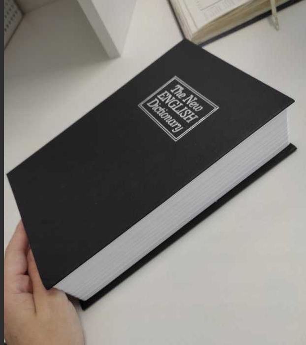 Kasetka książka na pieniądze 24x15,5 czarna nowa skarbonka sejf