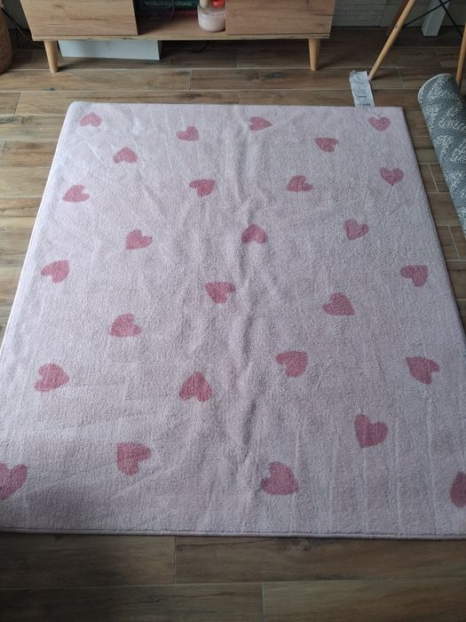 Dywan Ikea w serduszka 133x160