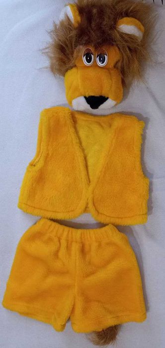 Новорічні дитячі костюми зайчика та тигреня