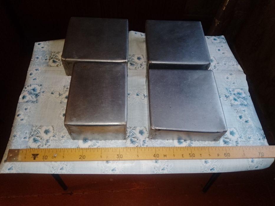 Продаються судочки для розсади з нержавіючої сталі.