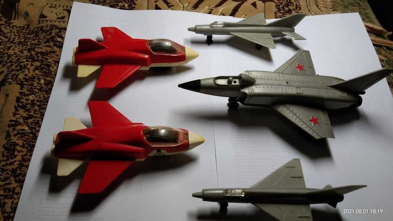 Срочно продам Самолёты детские СССР